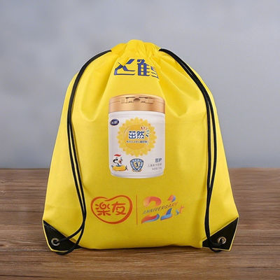 comprar Bolsa de cordones de marca impresa sin tejido Bolsa de cordones de tira negra Mochila de regalo para eventos online manufacture