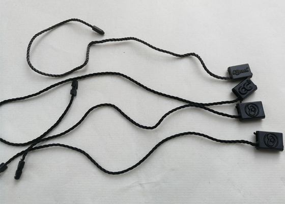 Un buen precio. Las etiquetas plásticas negras respetuosas del medio ambiente del lazo de la aduana de la orden graban en relieve a Logo Single End String en línea